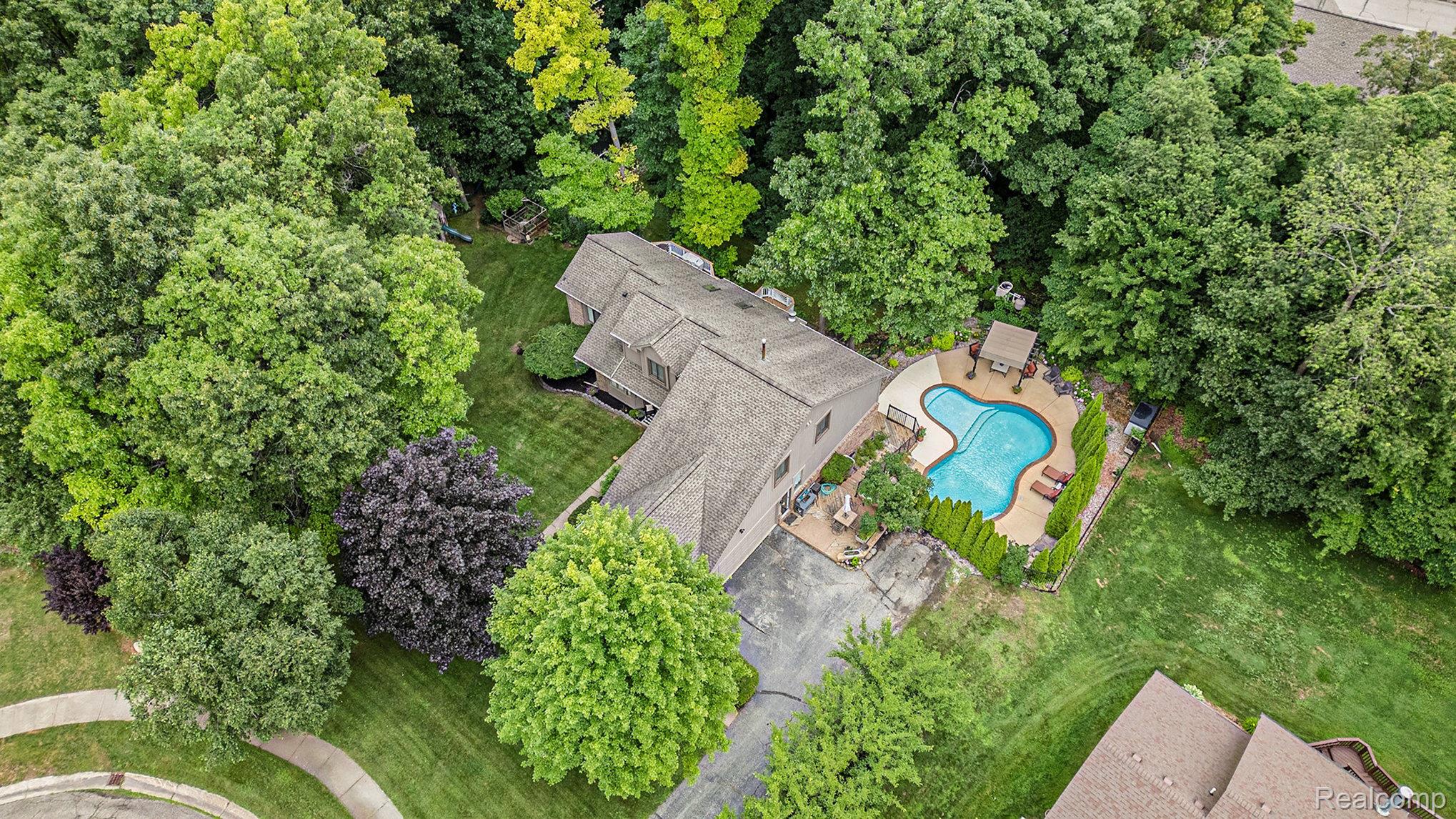 Springfield Charter Township, Michigan 48348, United States, 4 Bedrooms Bedrooms, ,4 BathroomsBathrooms,Residential,Pending,166829