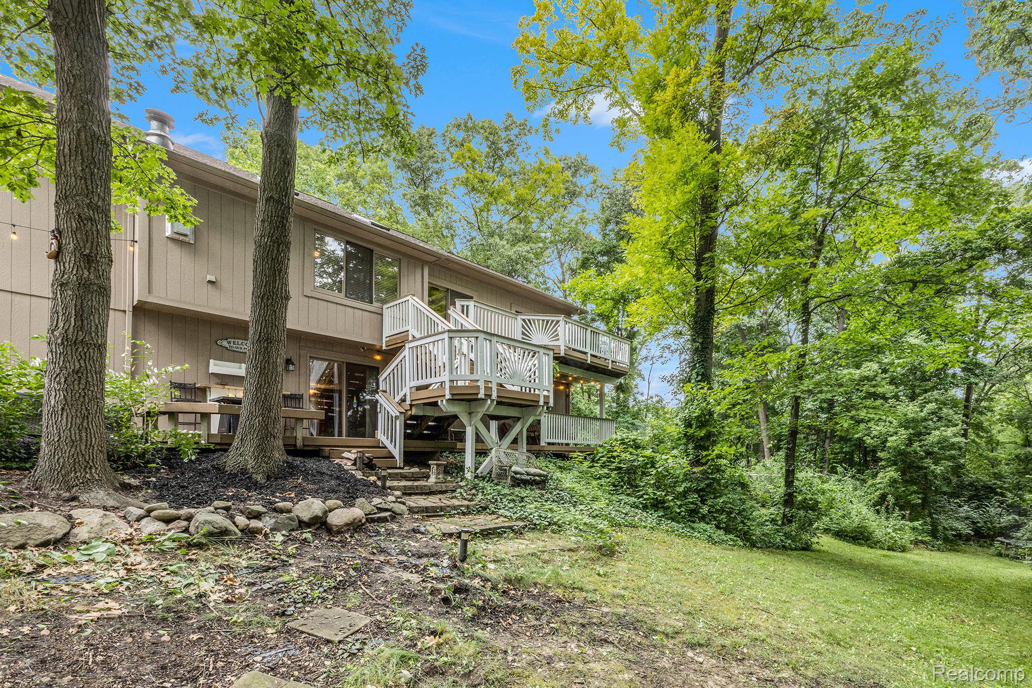 Springfield Charter Township, Michigan 48348, United States, 4 Bedrooms Bedrooms, ,4 BathroomsBathrooms,Residential,Pending,166829