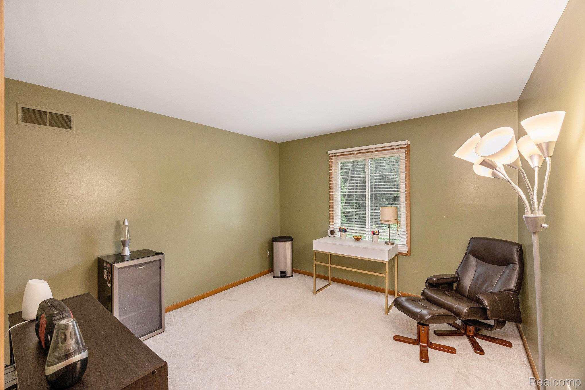 Springfield Charter Township, Michigan 48348, United States, 4 Bedrooms Bedrooms, ,4 BathroomsBathrooms,Residential,Pending,166829