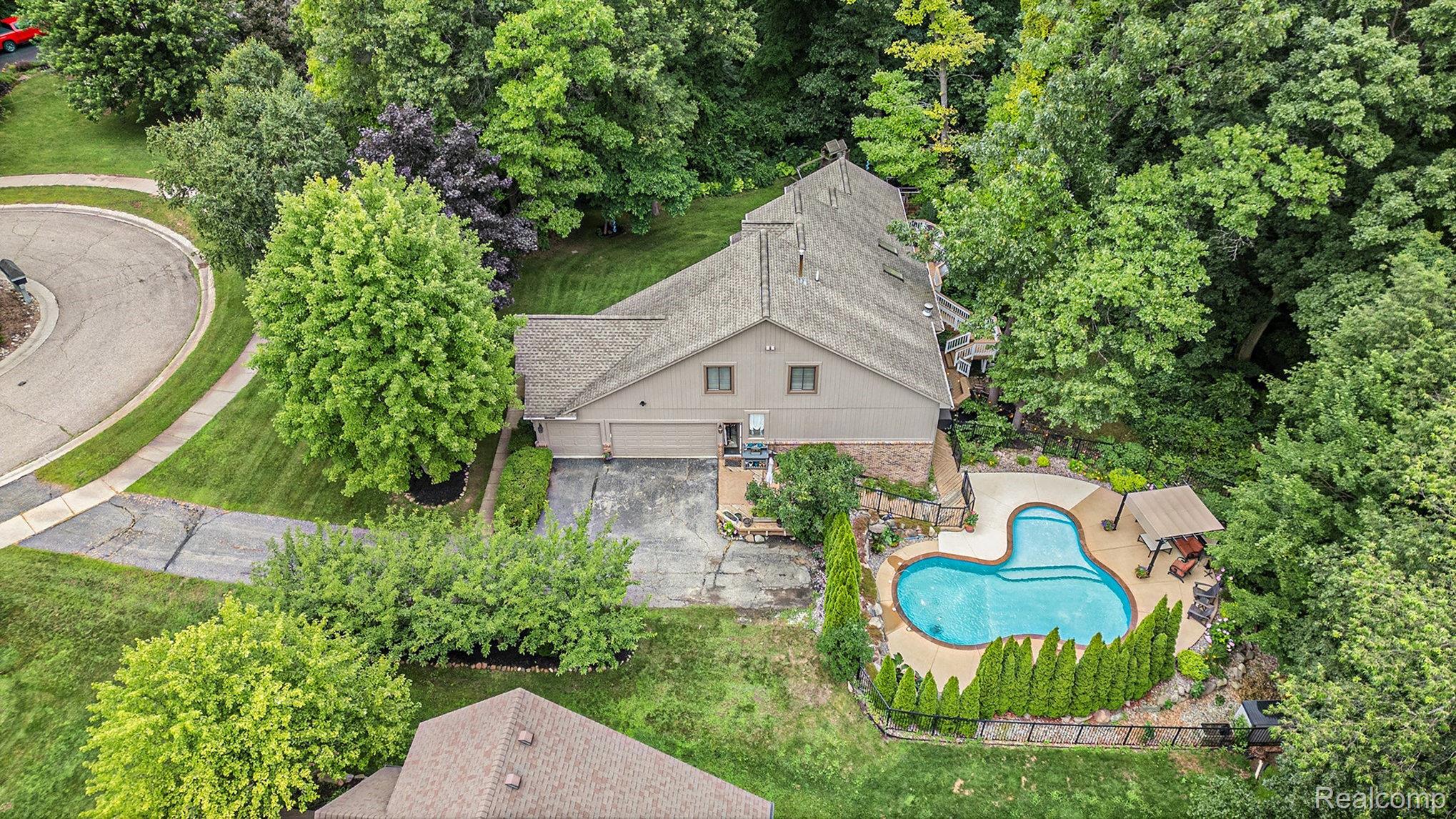 Springfield Charter Township, Michigan 48348, United States, 4 Bedrooms Bedrooms, ,4 BathroomsBathrooms,Residential,Pending,166829