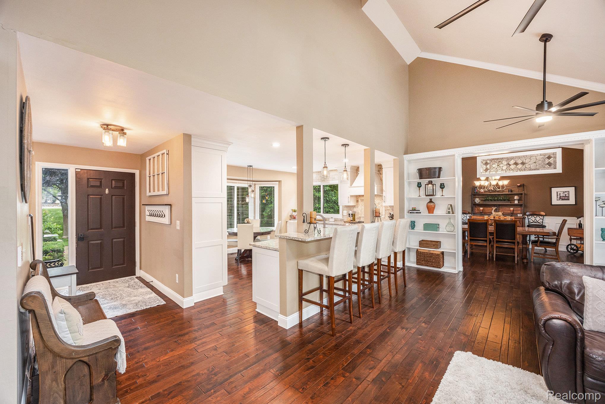 Springfield Charter Township, Michigan 48348, United States, 4 Bedrooms Bedrooms, ,4 BathroomsBathrooms,Residential,Pending,166829