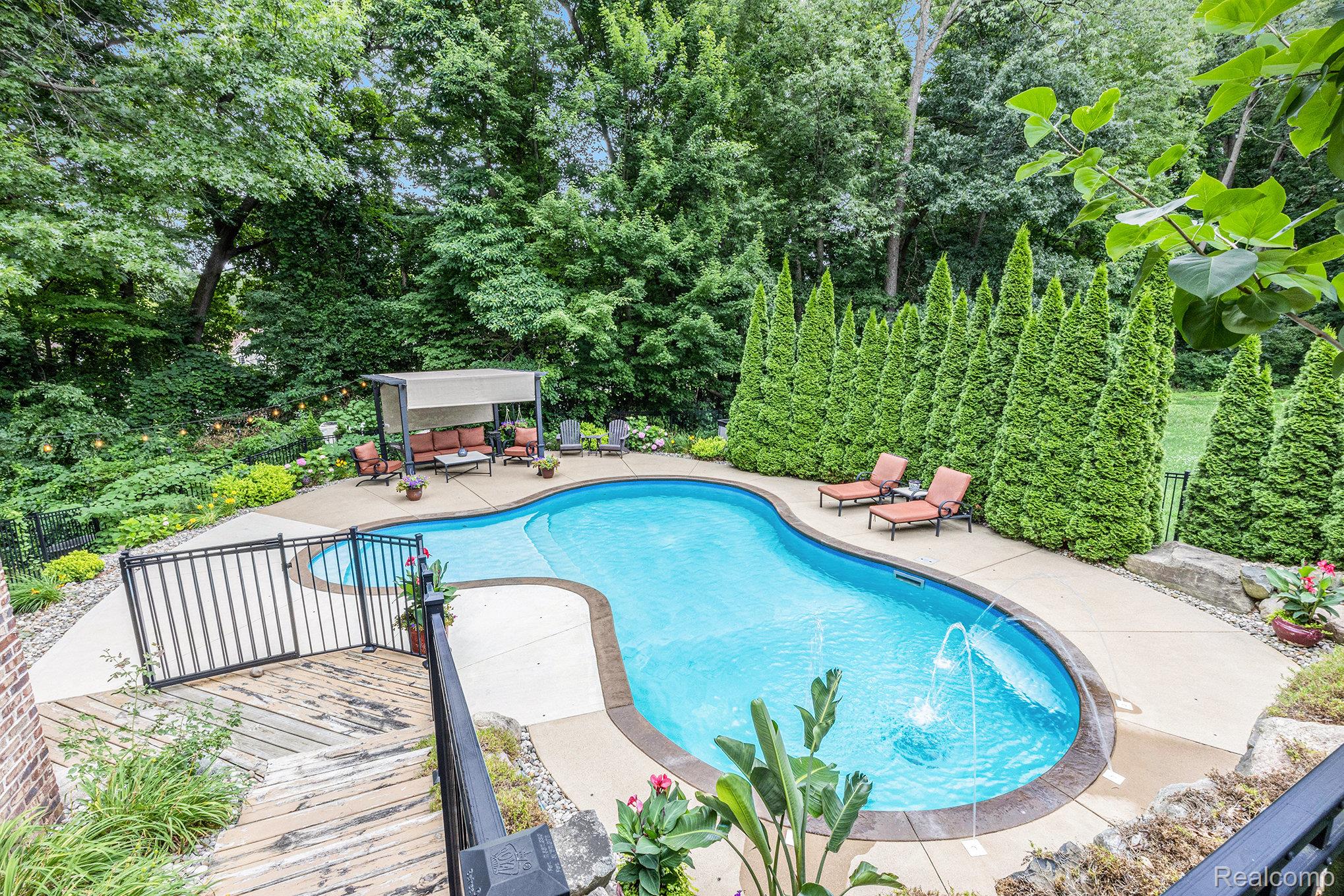 Springfield Charter Township, Michigan 48348, United States, 4 Bedrooms Bedrooms, ,4 BathroomsBathrooms,Residential,Pending,166829