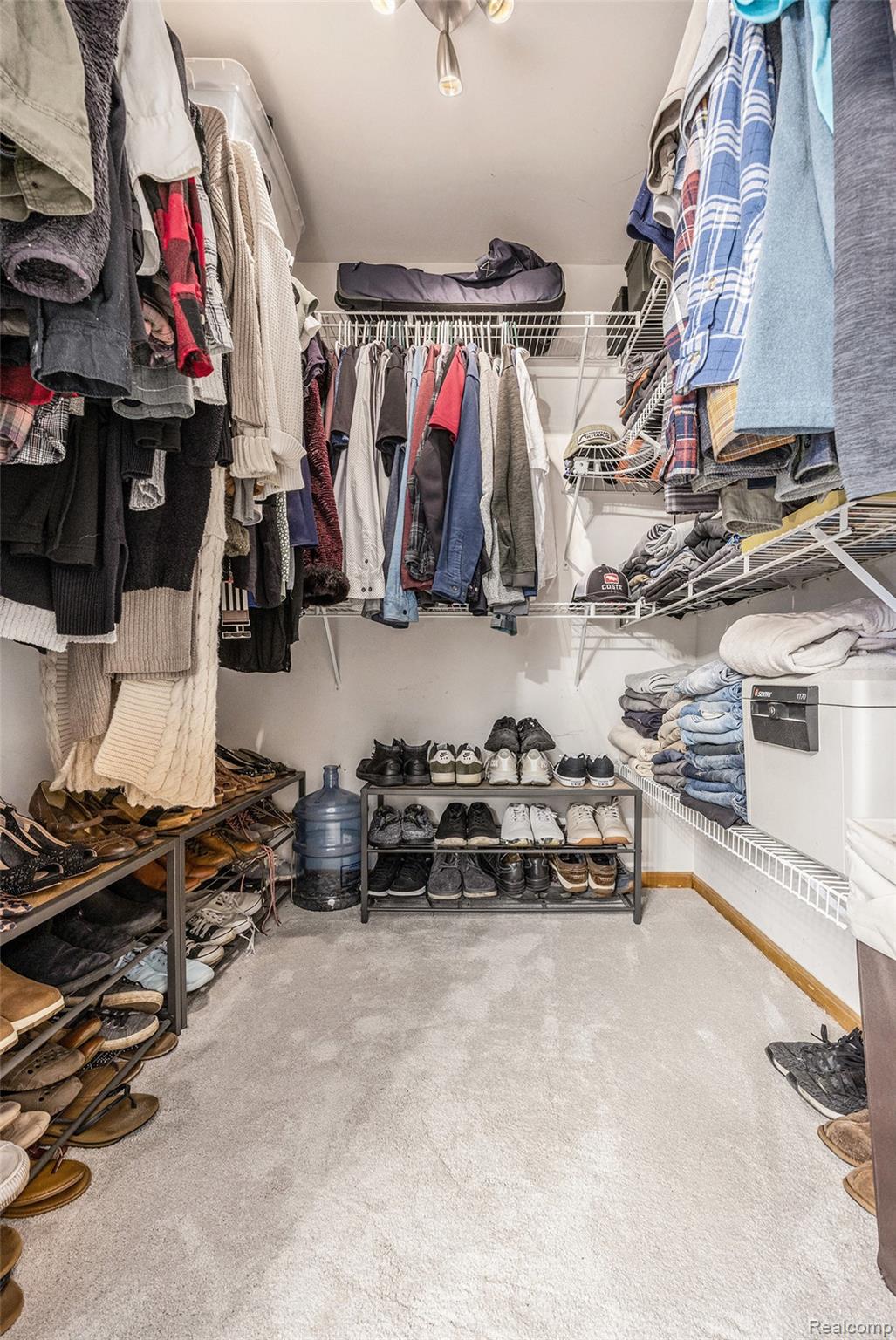 Springfield Charter Township, Michigan 48348, United States, 4 Bedrooms Bedrooms, ,4 BathroomsBathrooms,Residential,Pending,166829