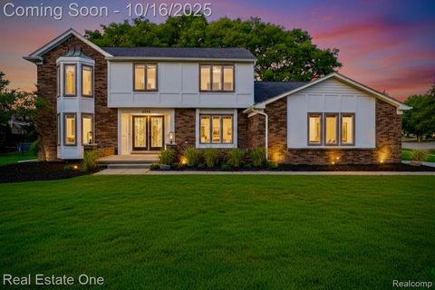 5275 Cheltenham Drive Troy City MI 48098