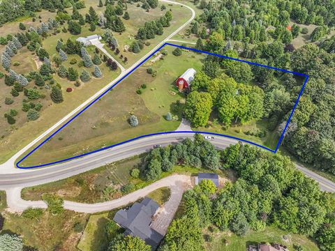 Properties Available 199 - 298 3312 Zimmerman Road Garfield Charter Township MI 49685