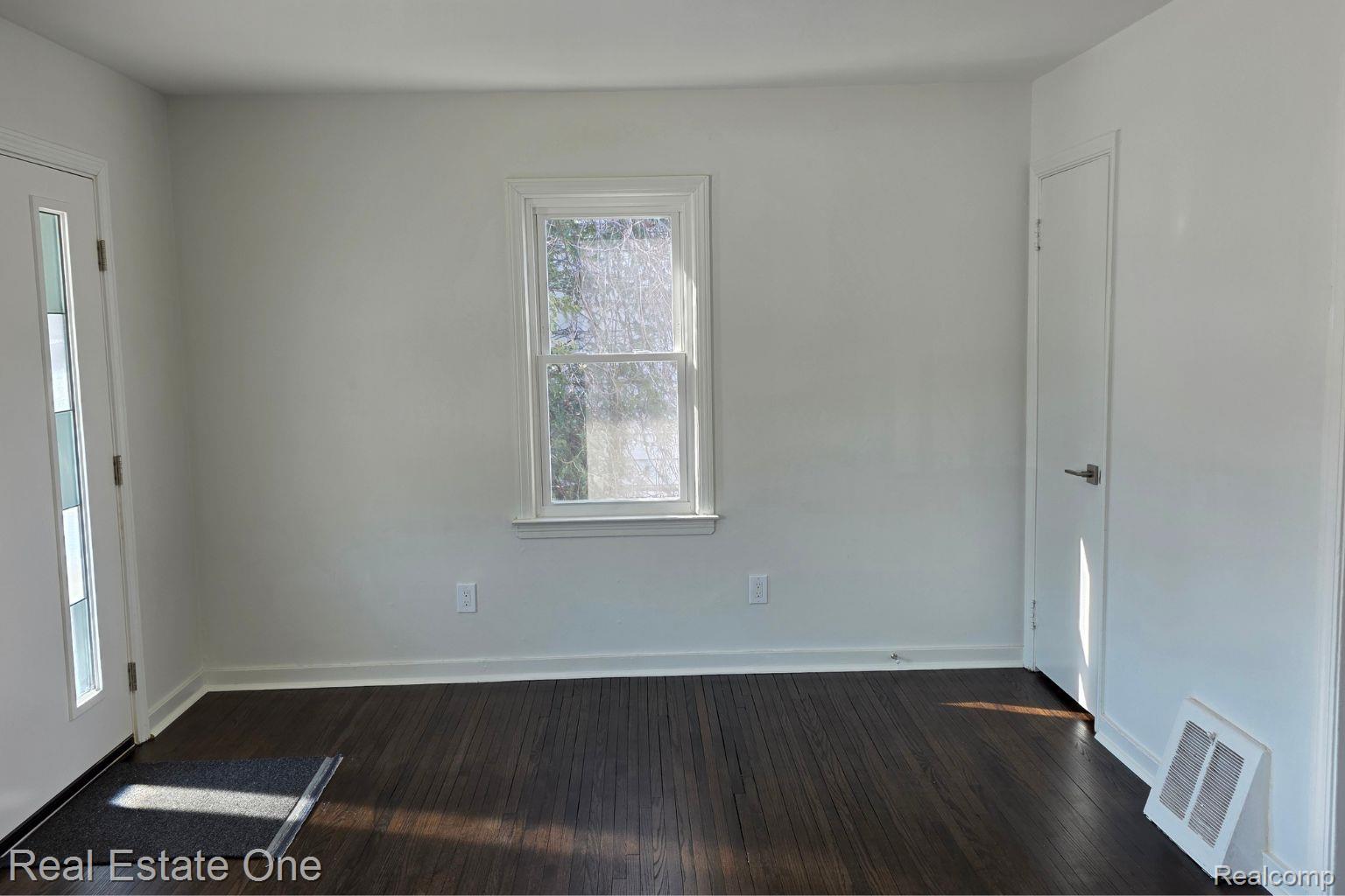 1421 E Evelyn Avenue