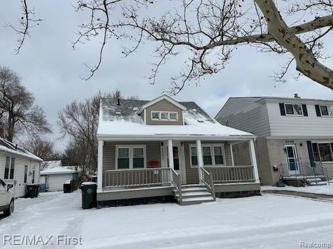 2202 Hollywood Avenue Grosse Pointe Woods City MI 48236