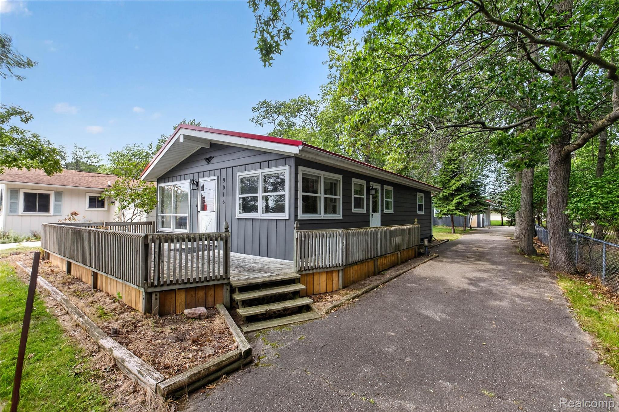 9016 Point Charities Avenue