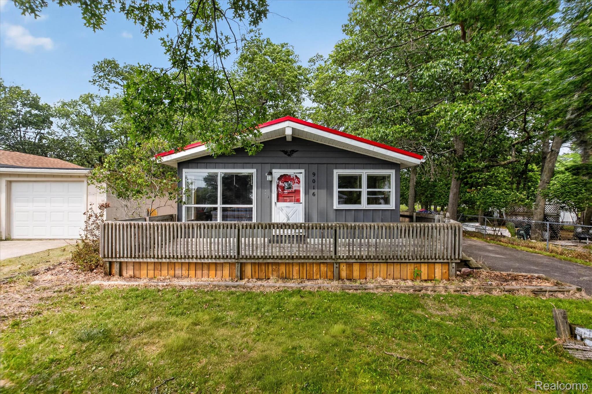 9016 Point Charities Avenue