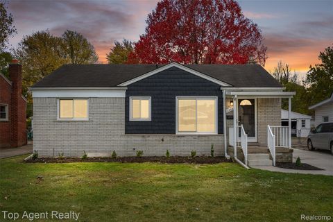 22024 Lanse Street St Clair Shores City MI 48081