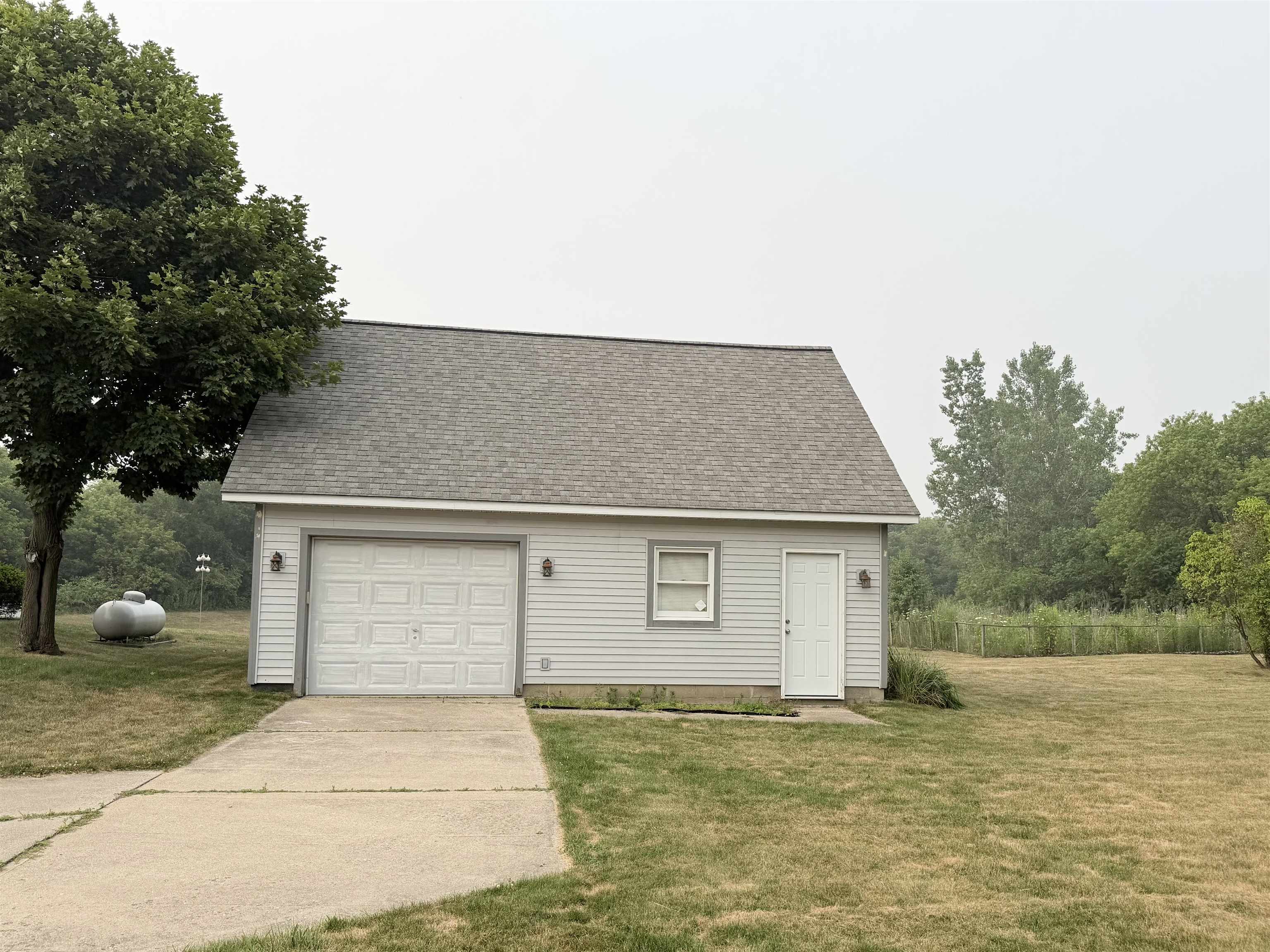 9094 Hill Road
