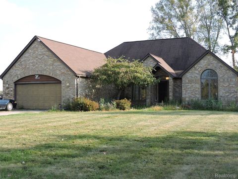 Photo of 7407 Beecher Road, Clayton Charter Township, MI 48532 (MLS # 20251043221)