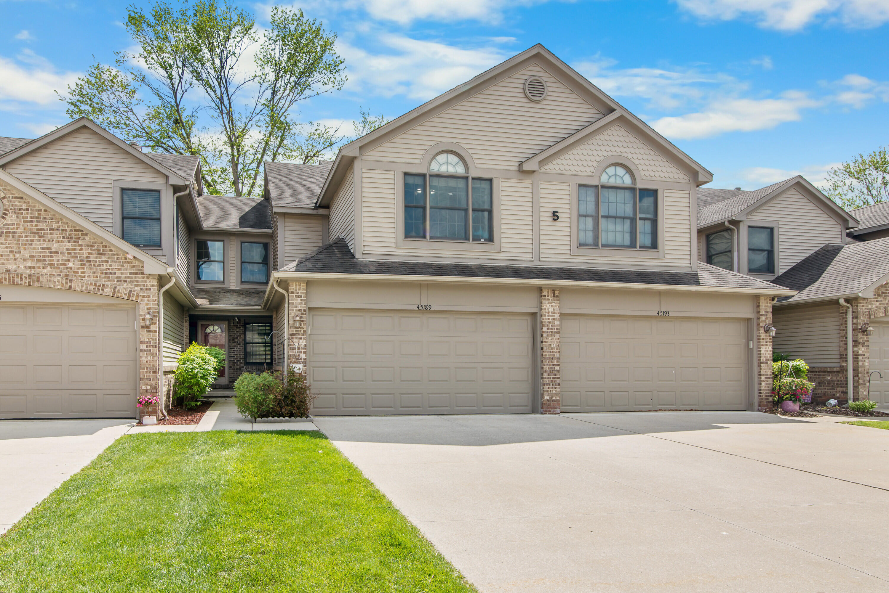 45189 Horseshoe Circle