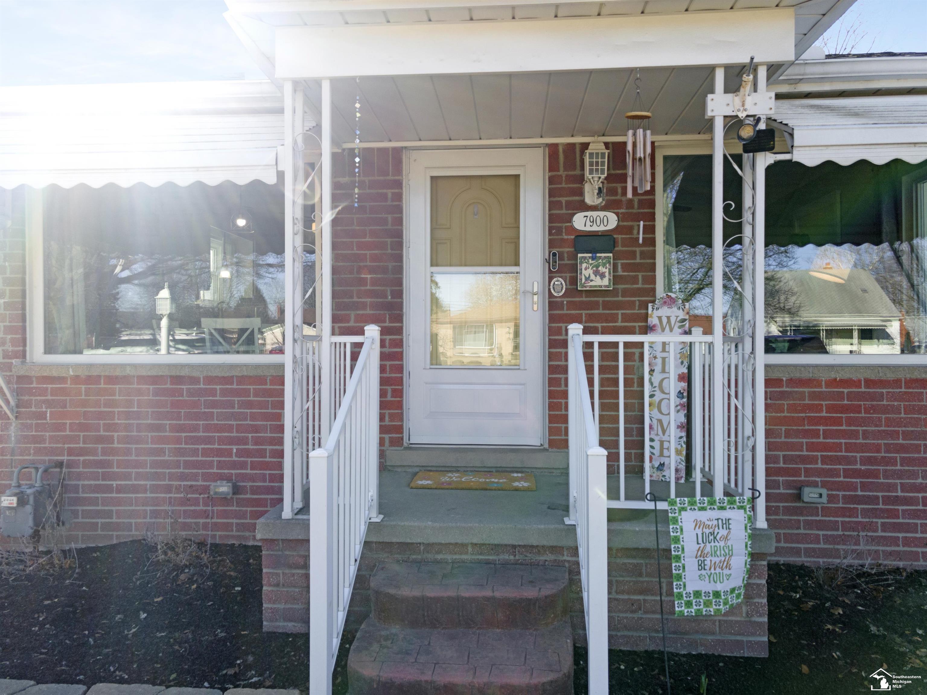 7900 Mortenview Drive