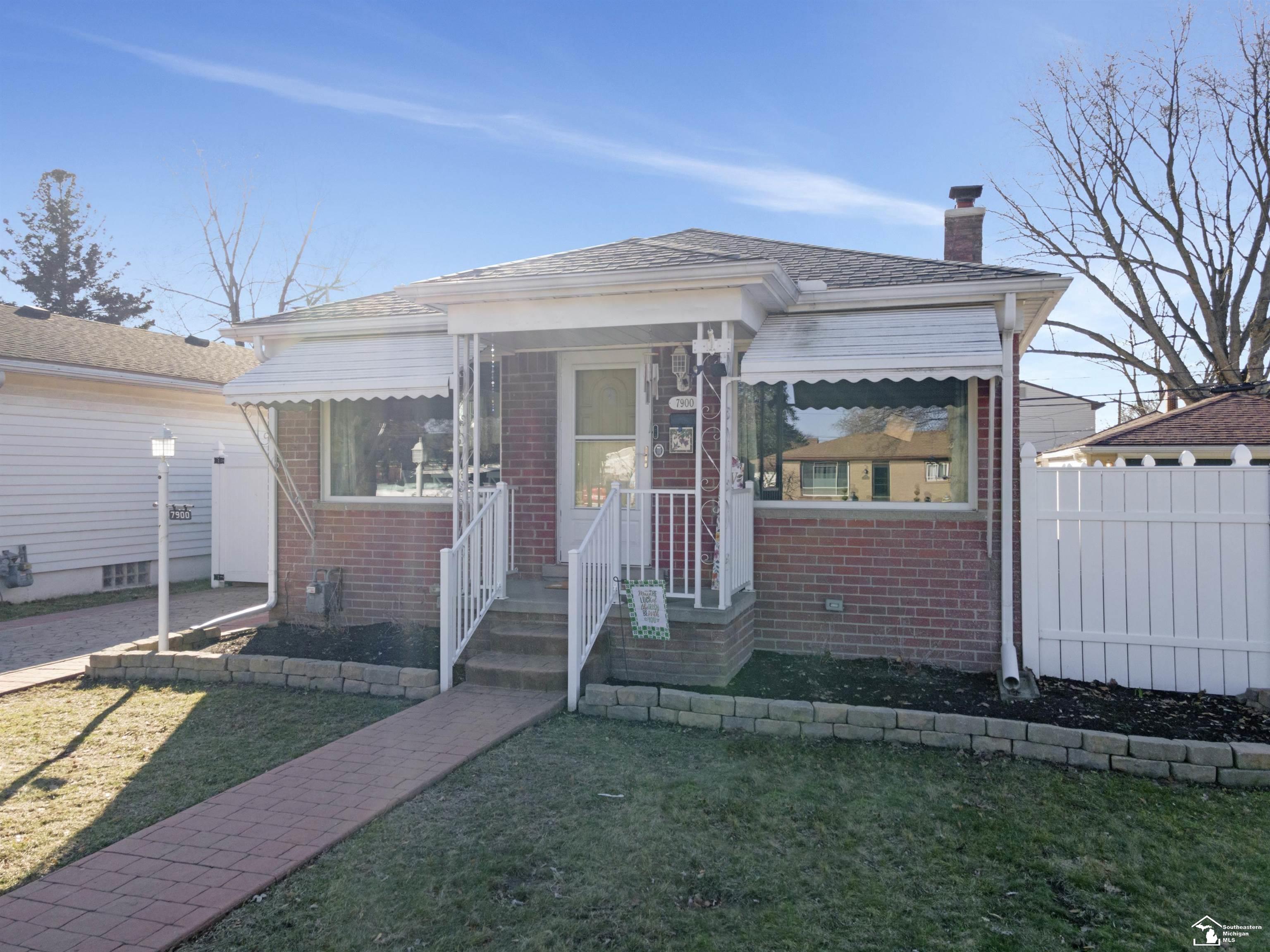 7900 Mortenview Drive