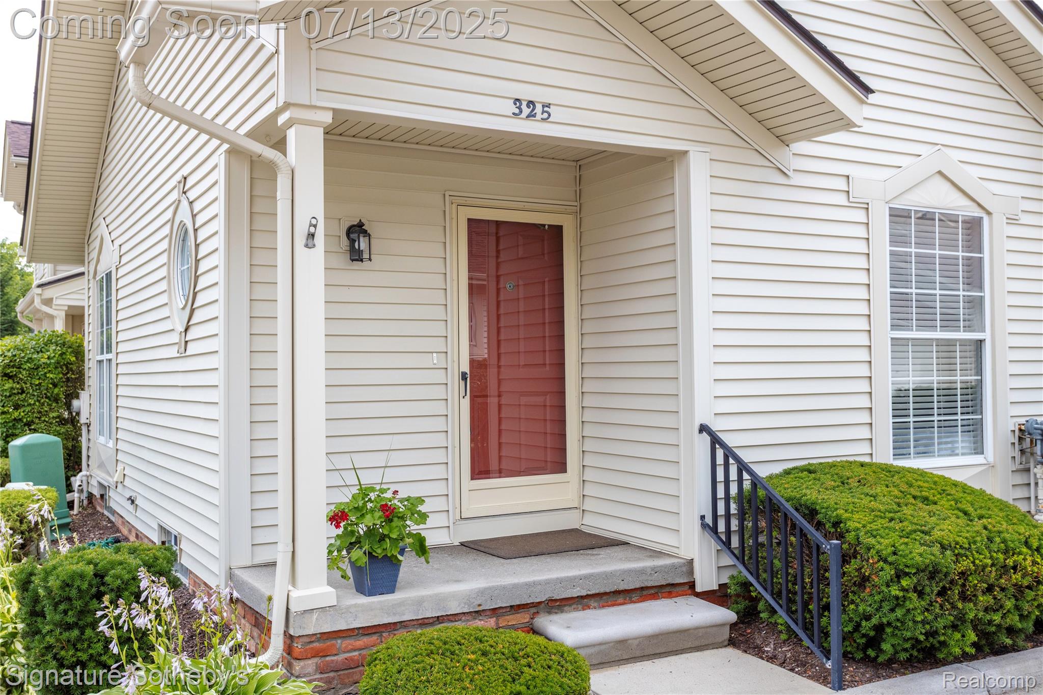 325 W Ann Arbor Trail Court