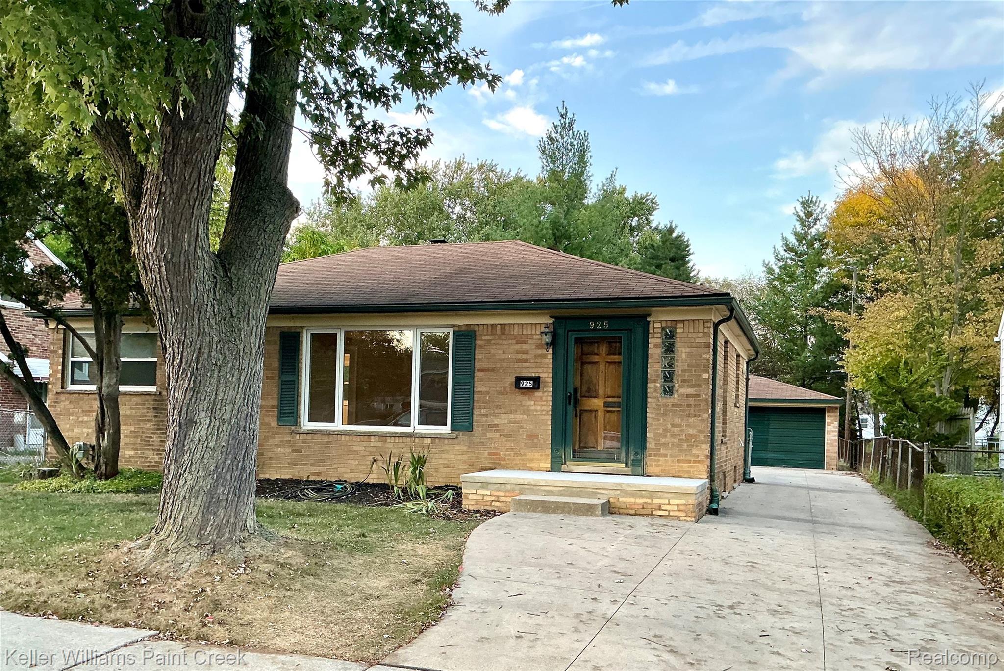 925 E Fourteen Mile Road