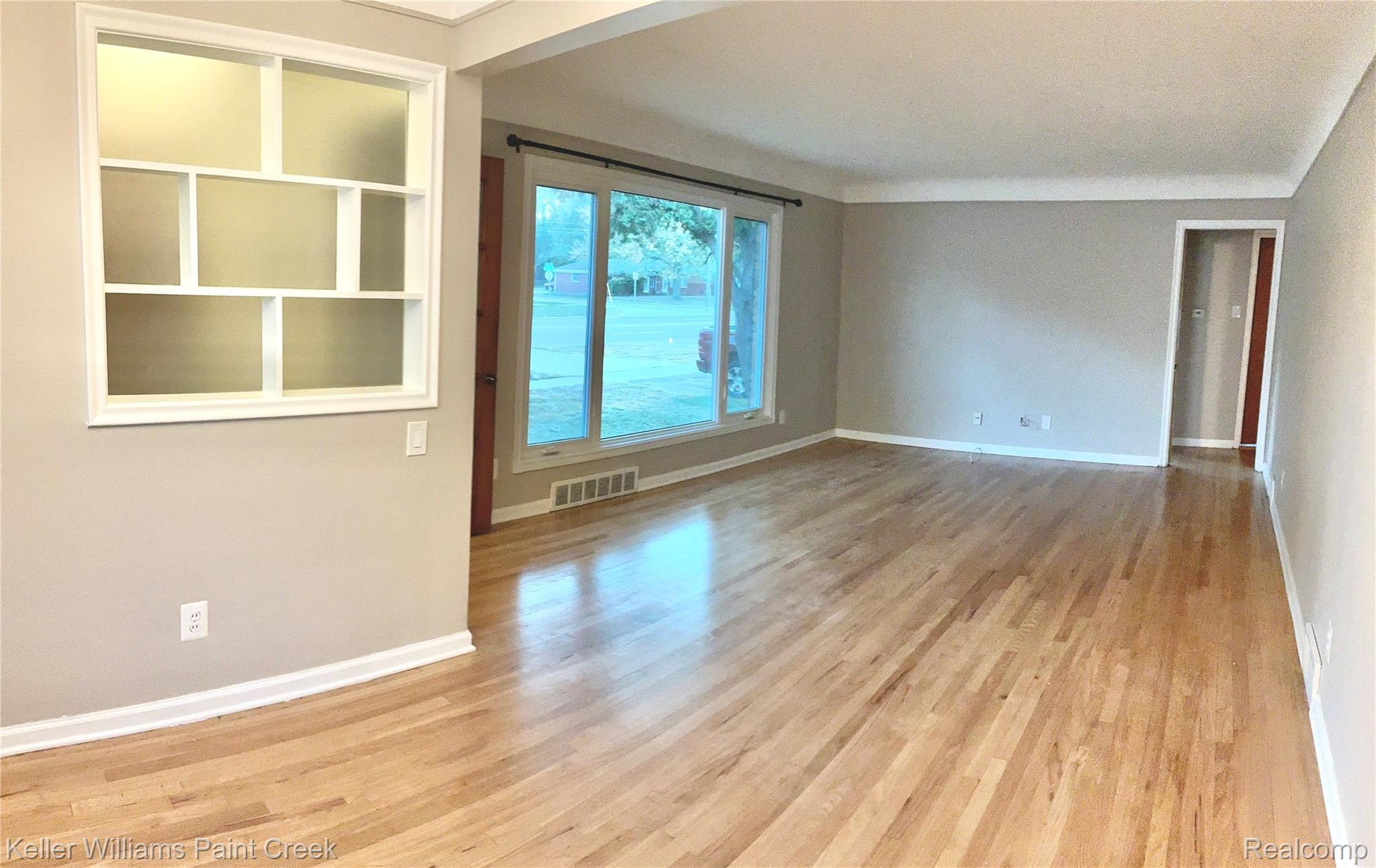 925 E Fourteen Mile Road