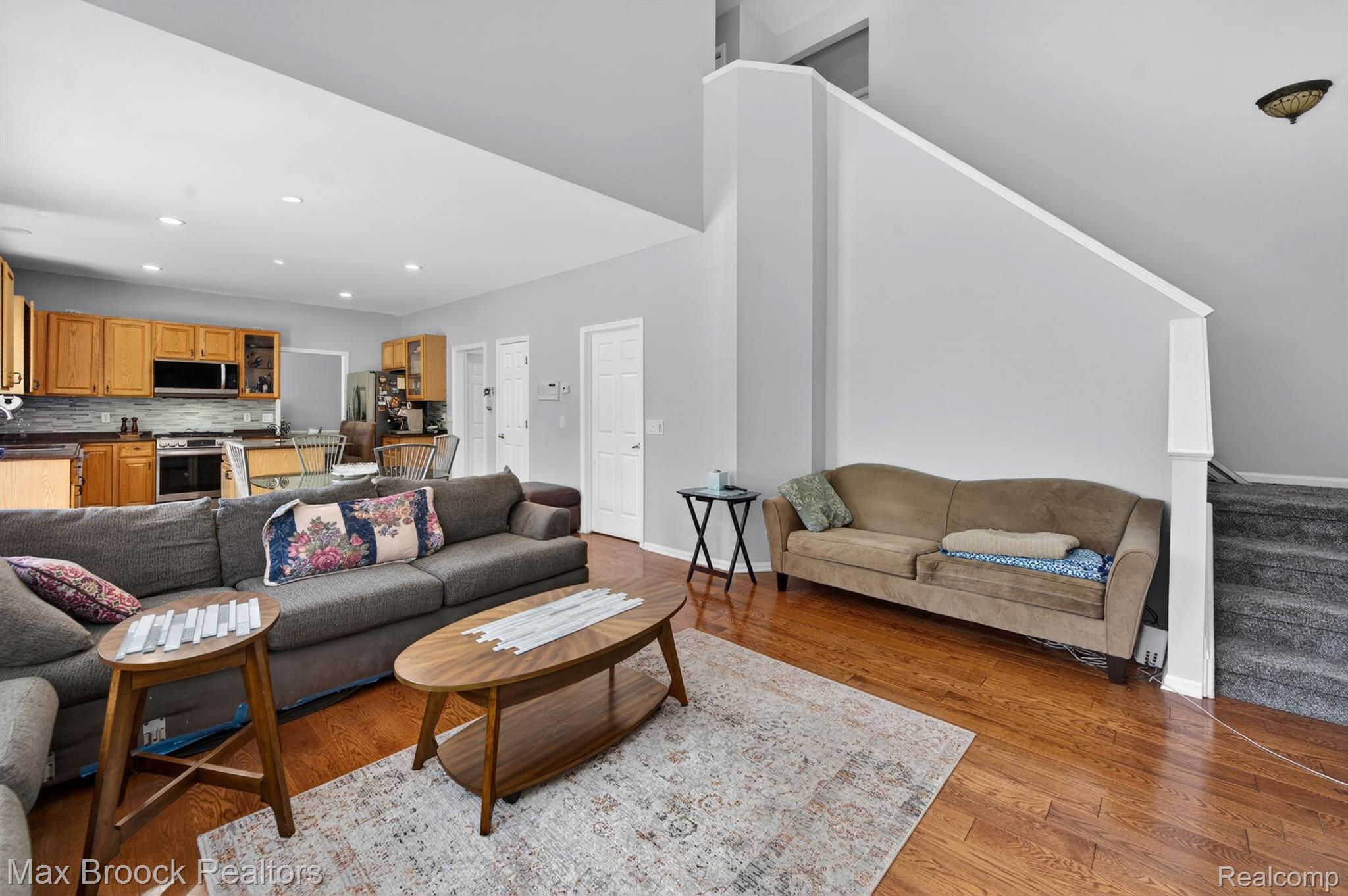 15034 Oak Knoll Court