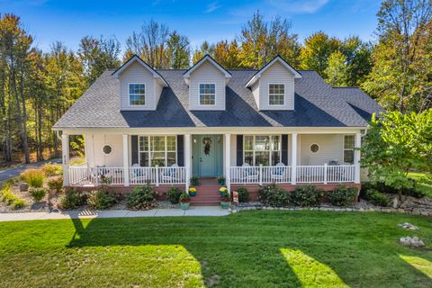 8180 Ledgewood Ravine Trail Tyrone Township MI 48430