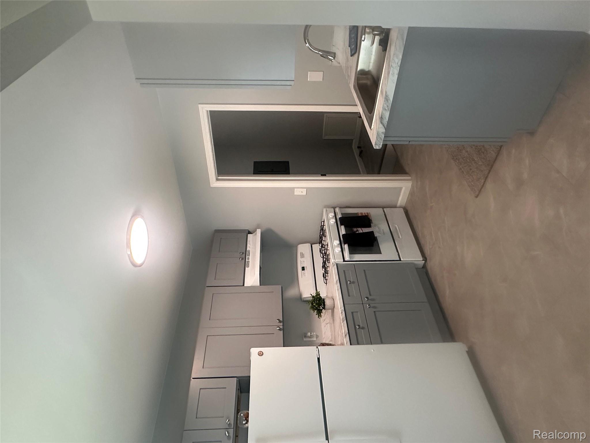 1917 Keppen Boulevard