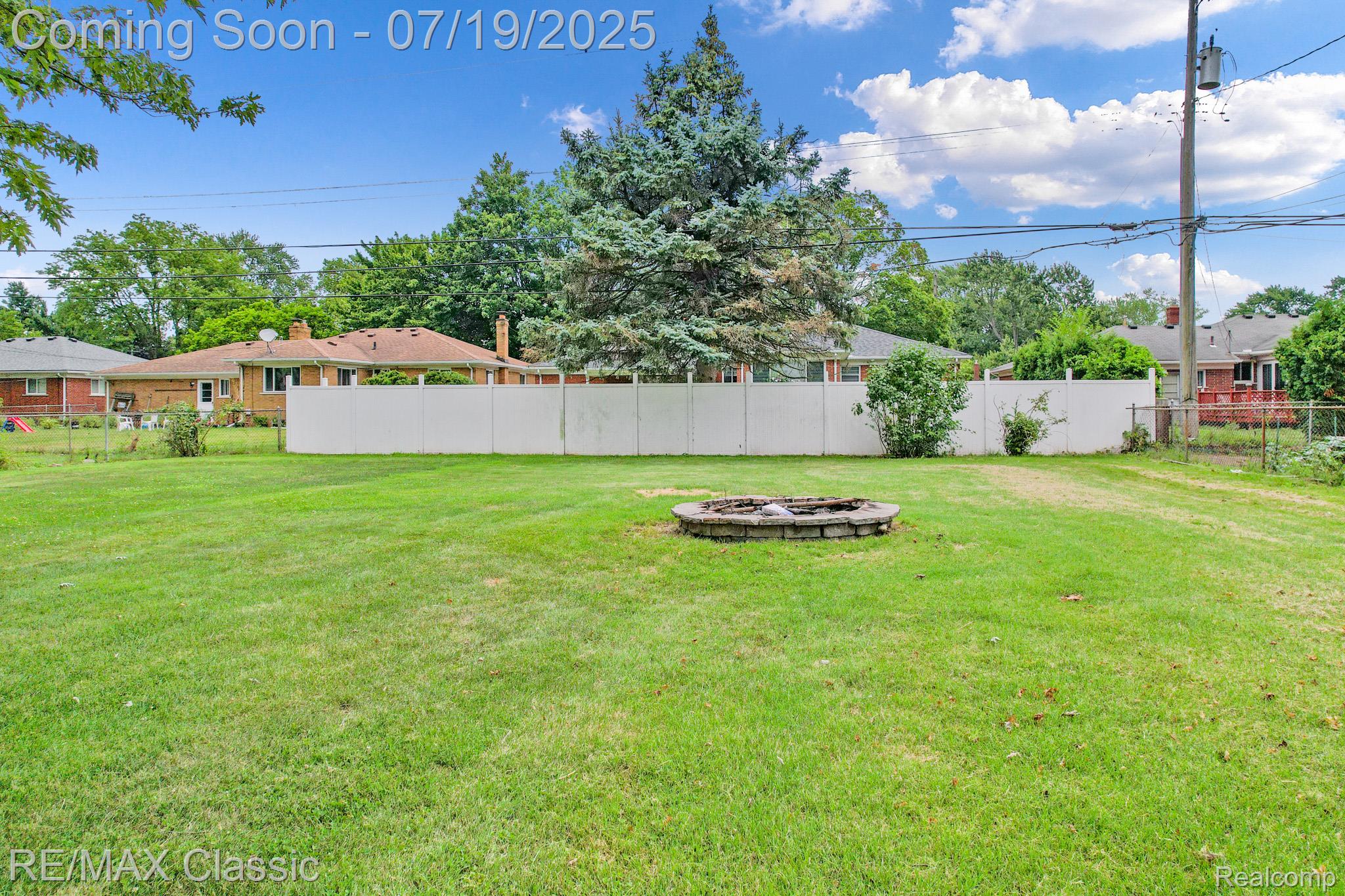 27264 Gilbert Dr