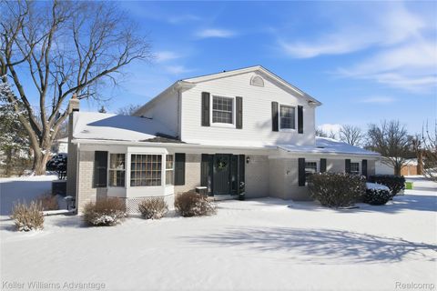 22846 Gilbar Street Novi City MI 48375