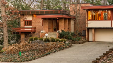 Photo of 276 Indian River Place, Ann Arbor Charter Township, MI 48104 (MLS # 81026051311)