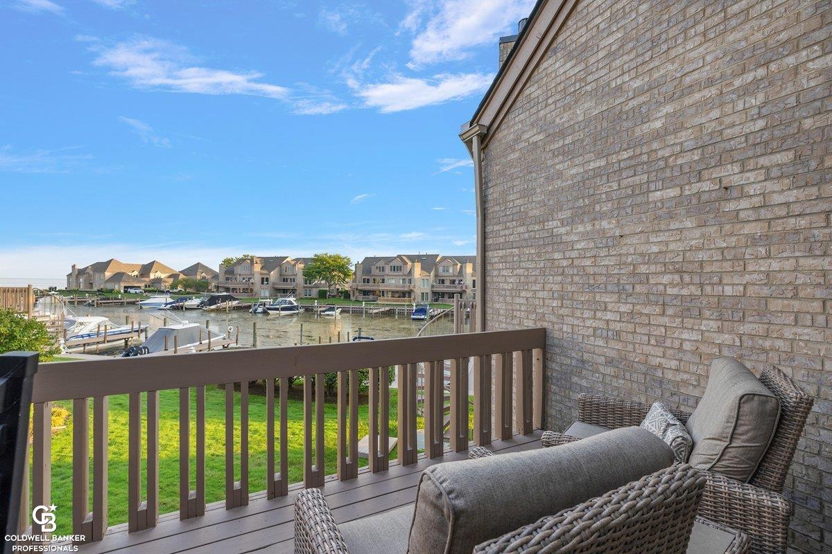 26151 harbour pointe dr n Drive