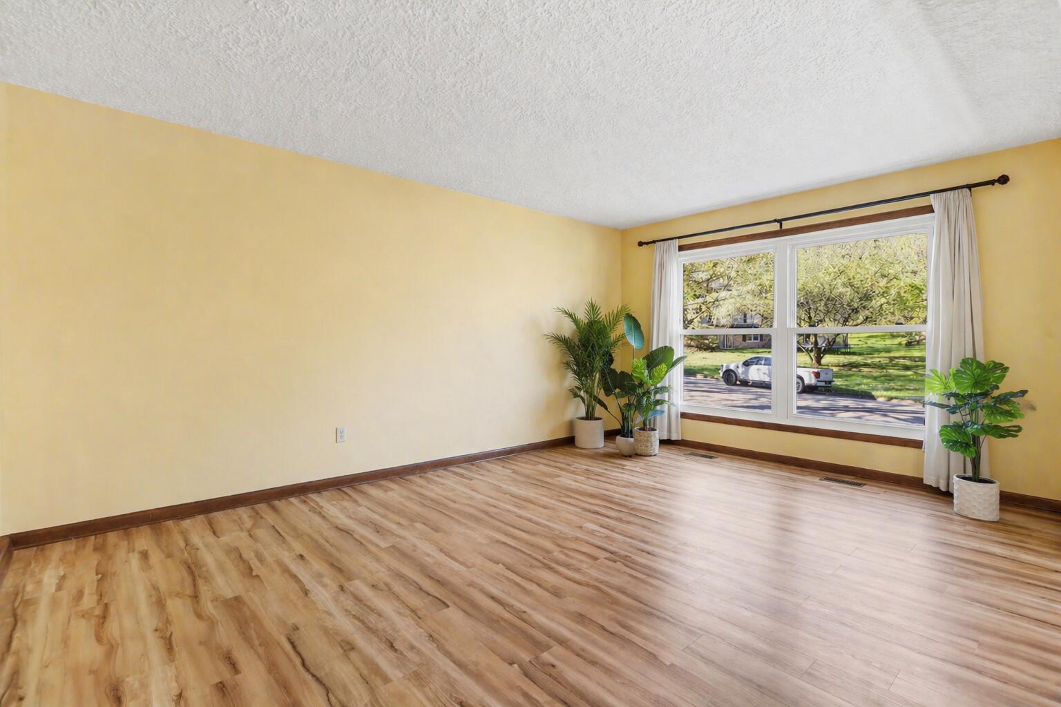 3816 Winding Way