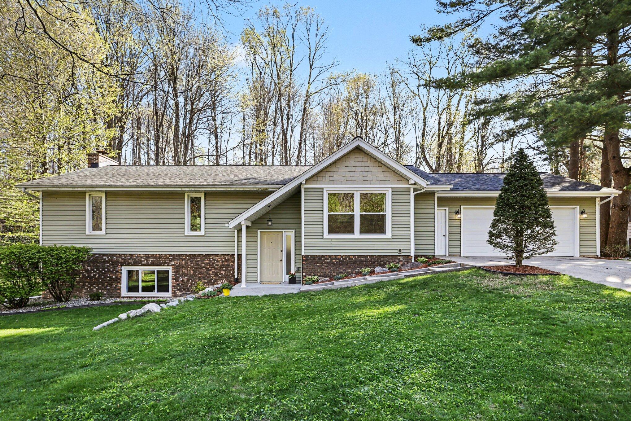 3816 Winding Way