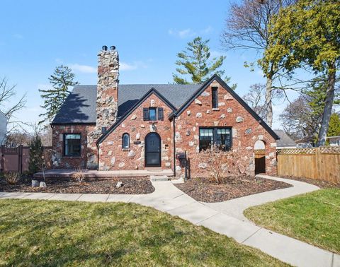 814 S Kinney Avenue Mt Pleasant City MI 48858