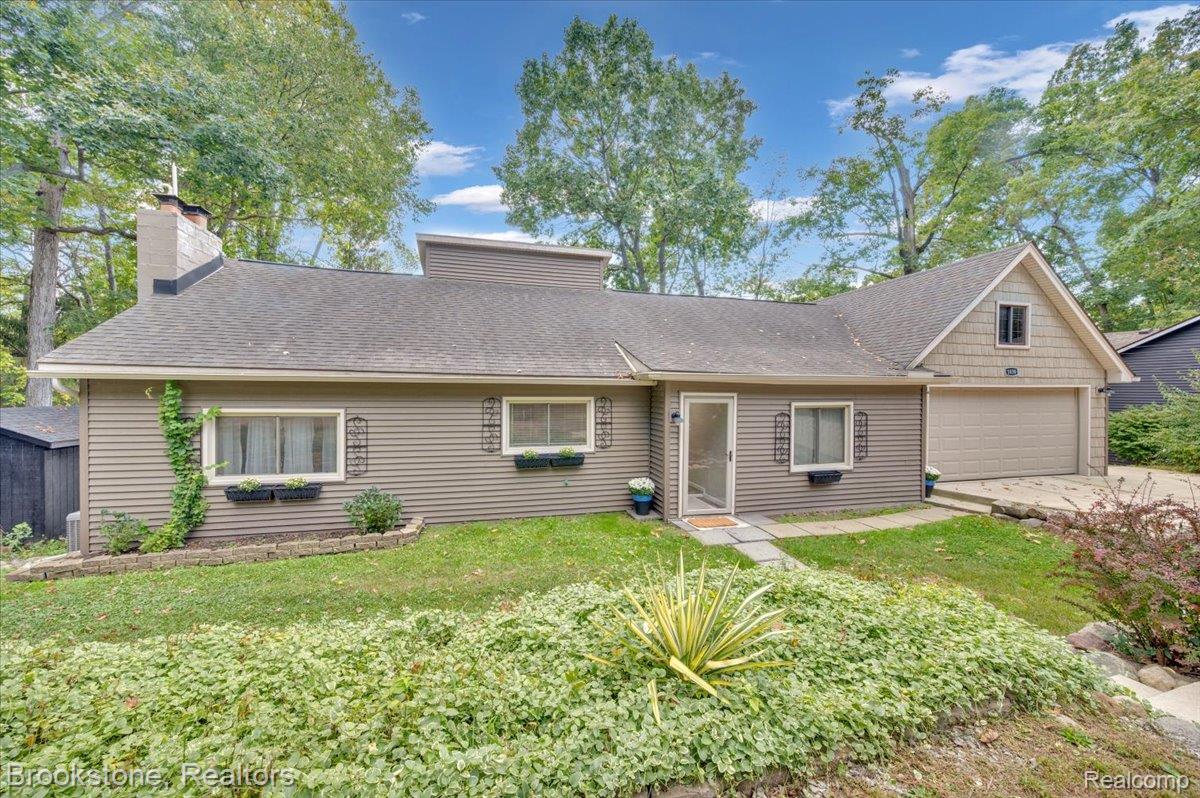 1030 Forest Lake Boulevard