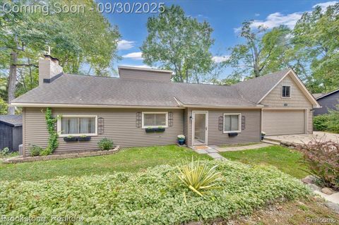 1030 Forest Lake Boulevard Orion Charter Township MI 48362