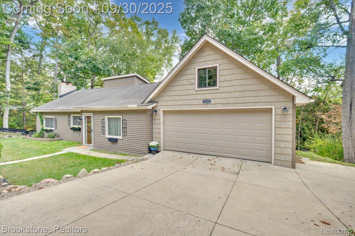 1030 Forest Lake Boulevard