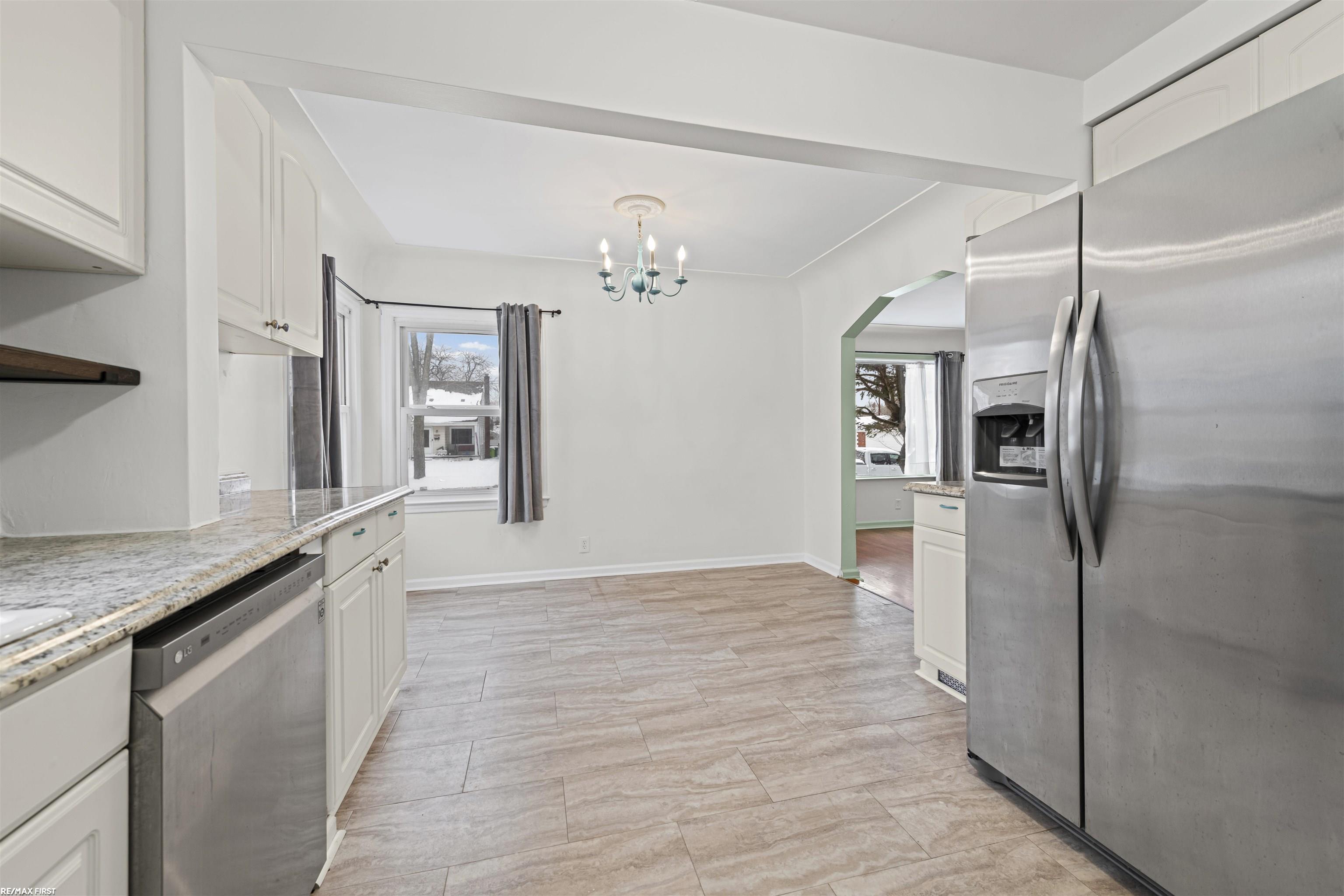 22844 Oakwood Avenue