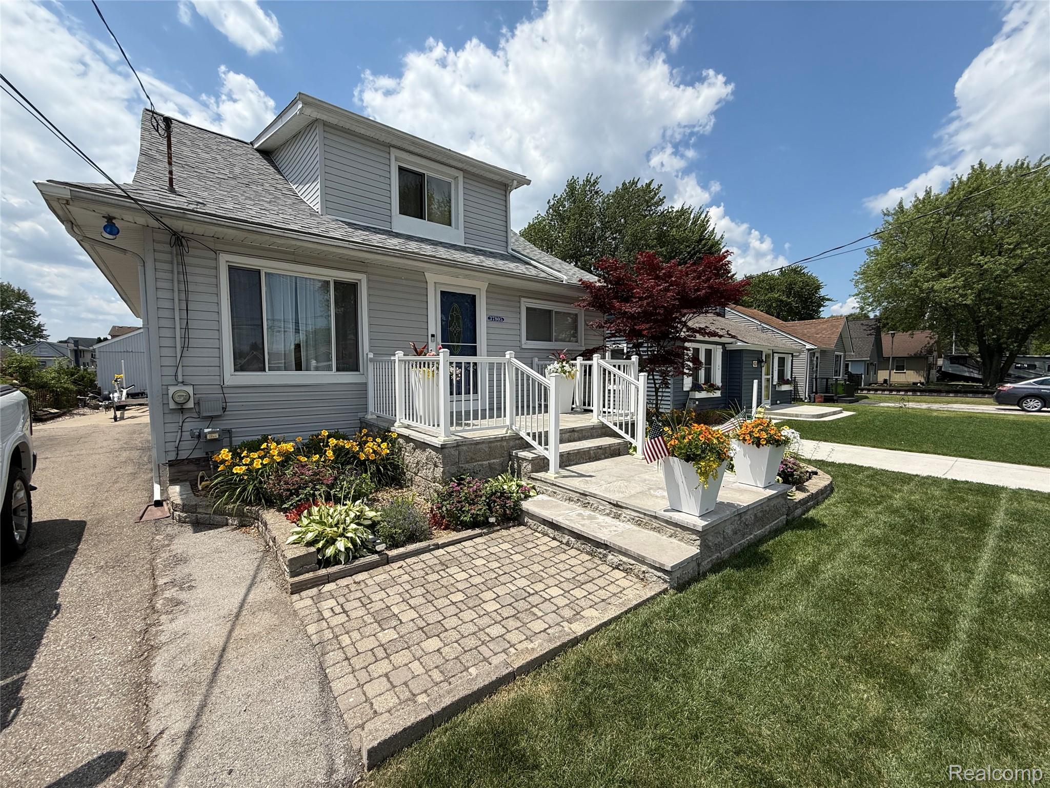 37805 Maplehill Street