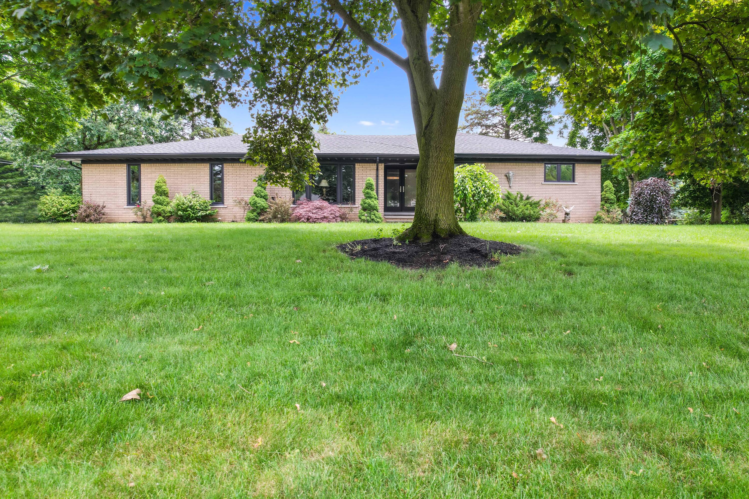 6898 Vernmoor Drive Drive
