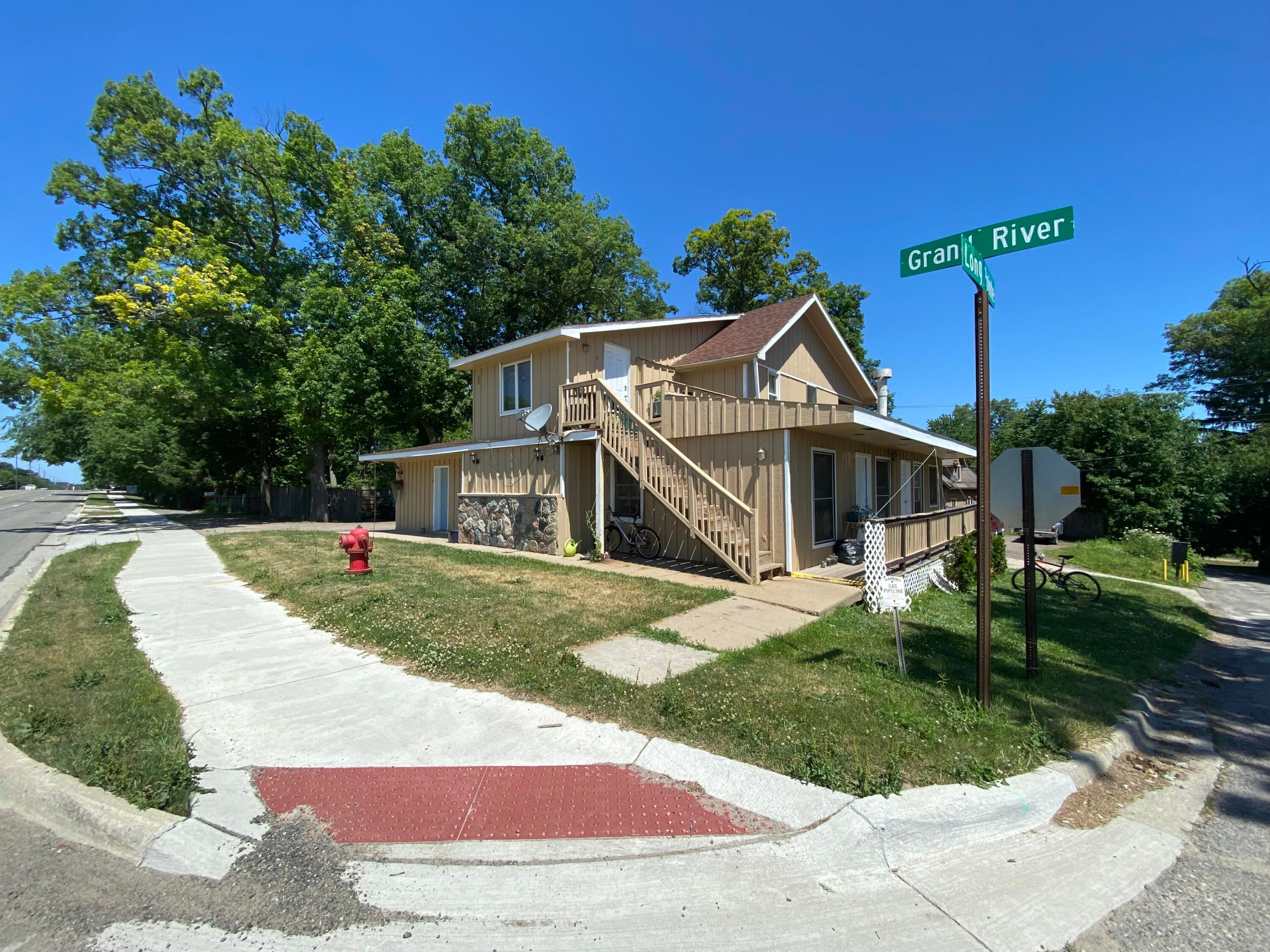5645 E Grand River Avenue