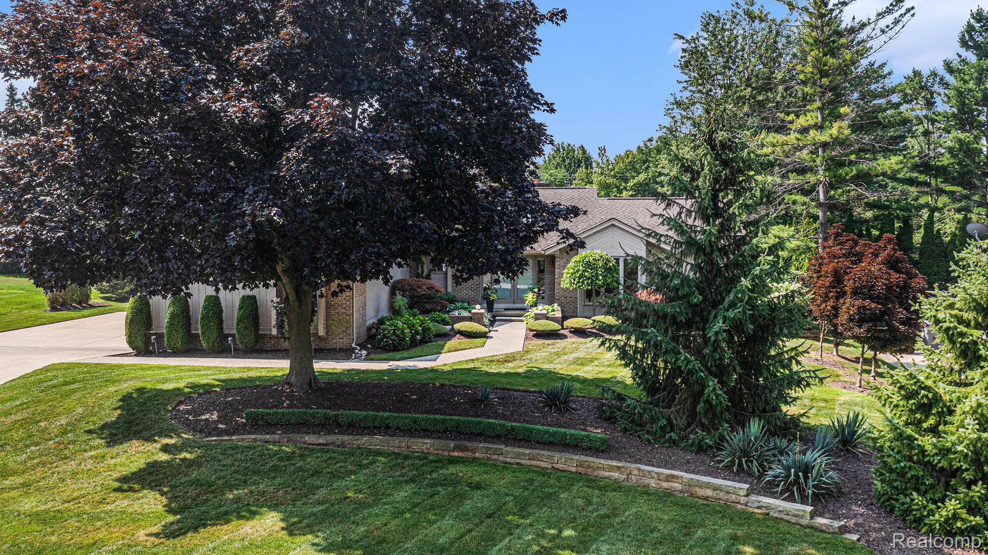 2033 Sundew Drive