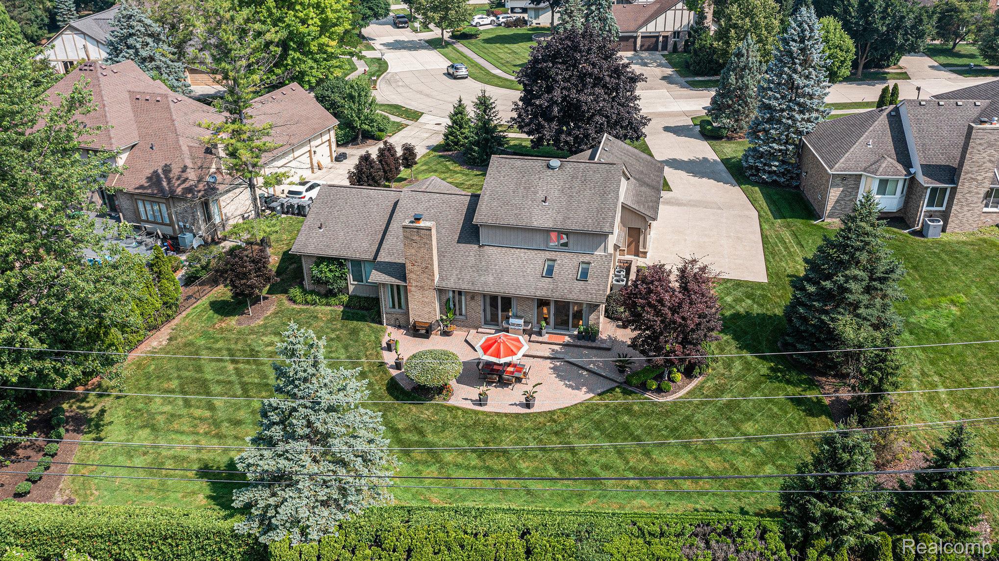 2033 Sundew Drive