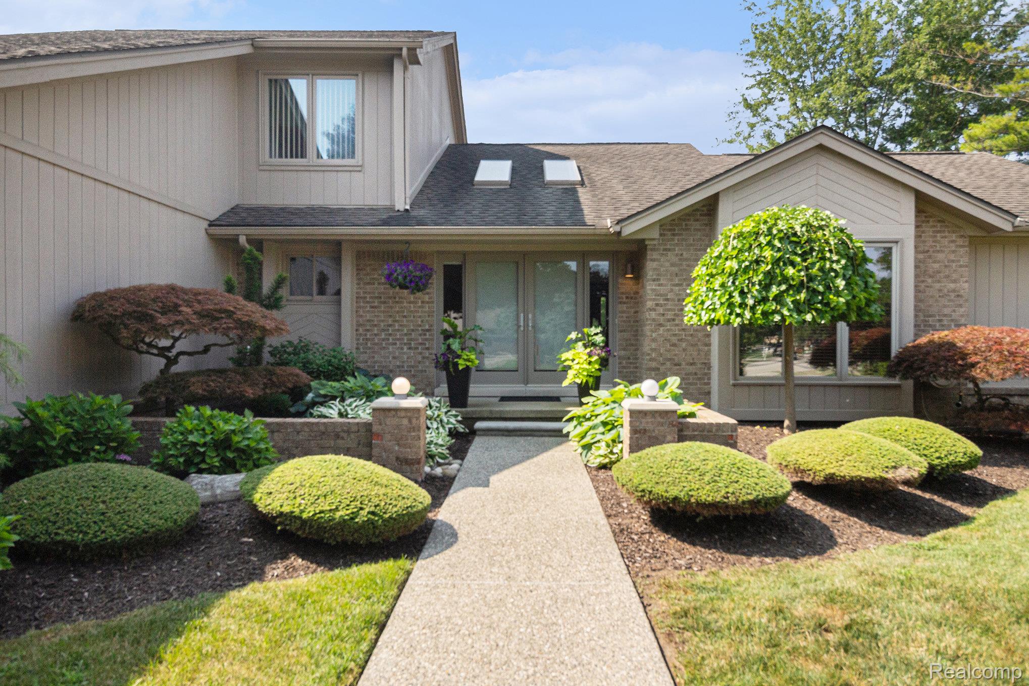 2033 Sundew Drive