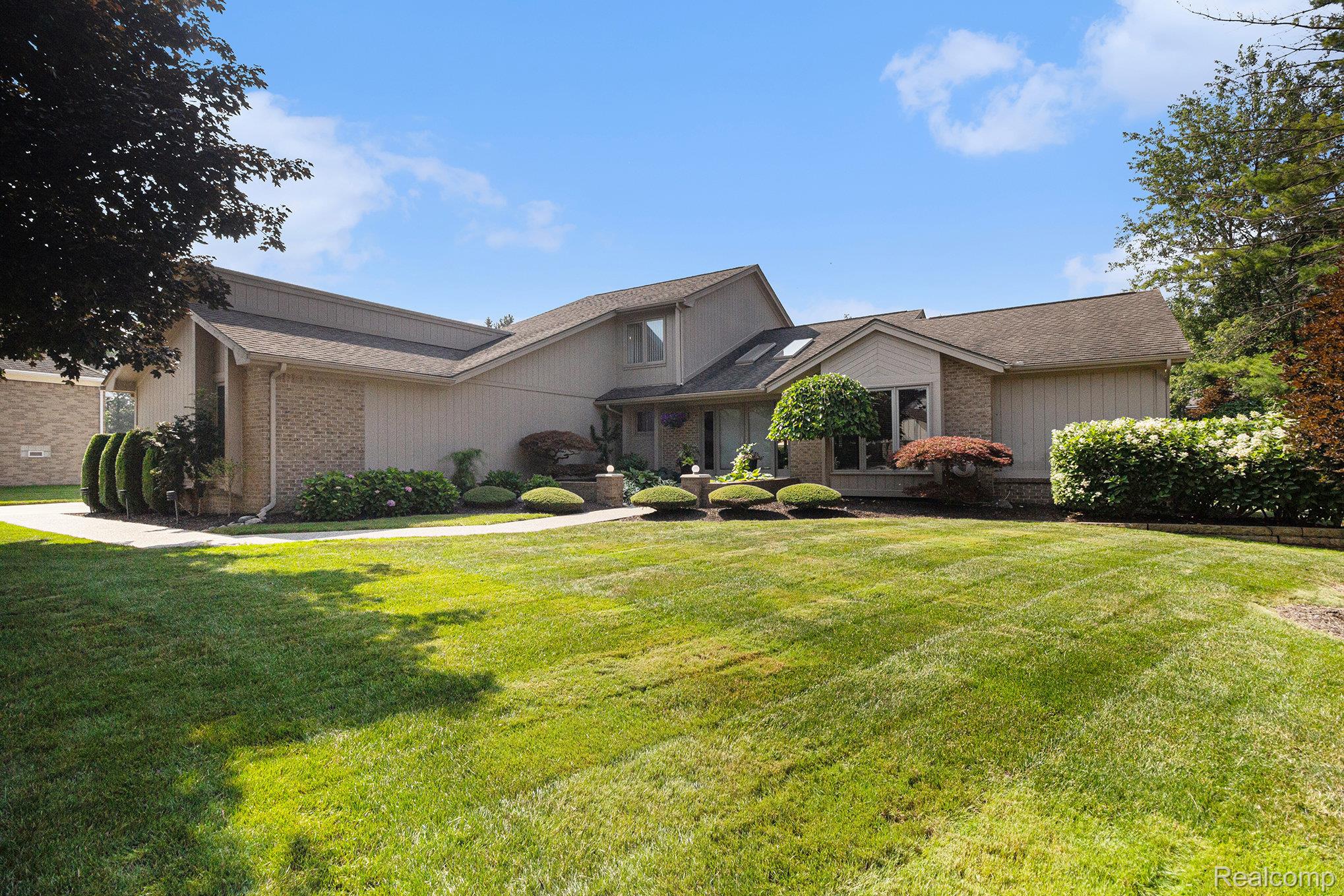 2033 Sundew Drive
