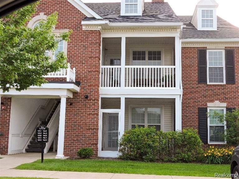 1074 W Summerfield Glen Circle