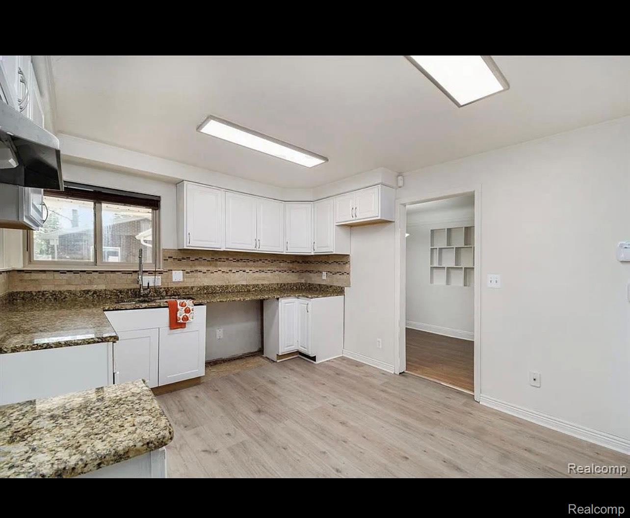 24220 Sunnypoint Drive