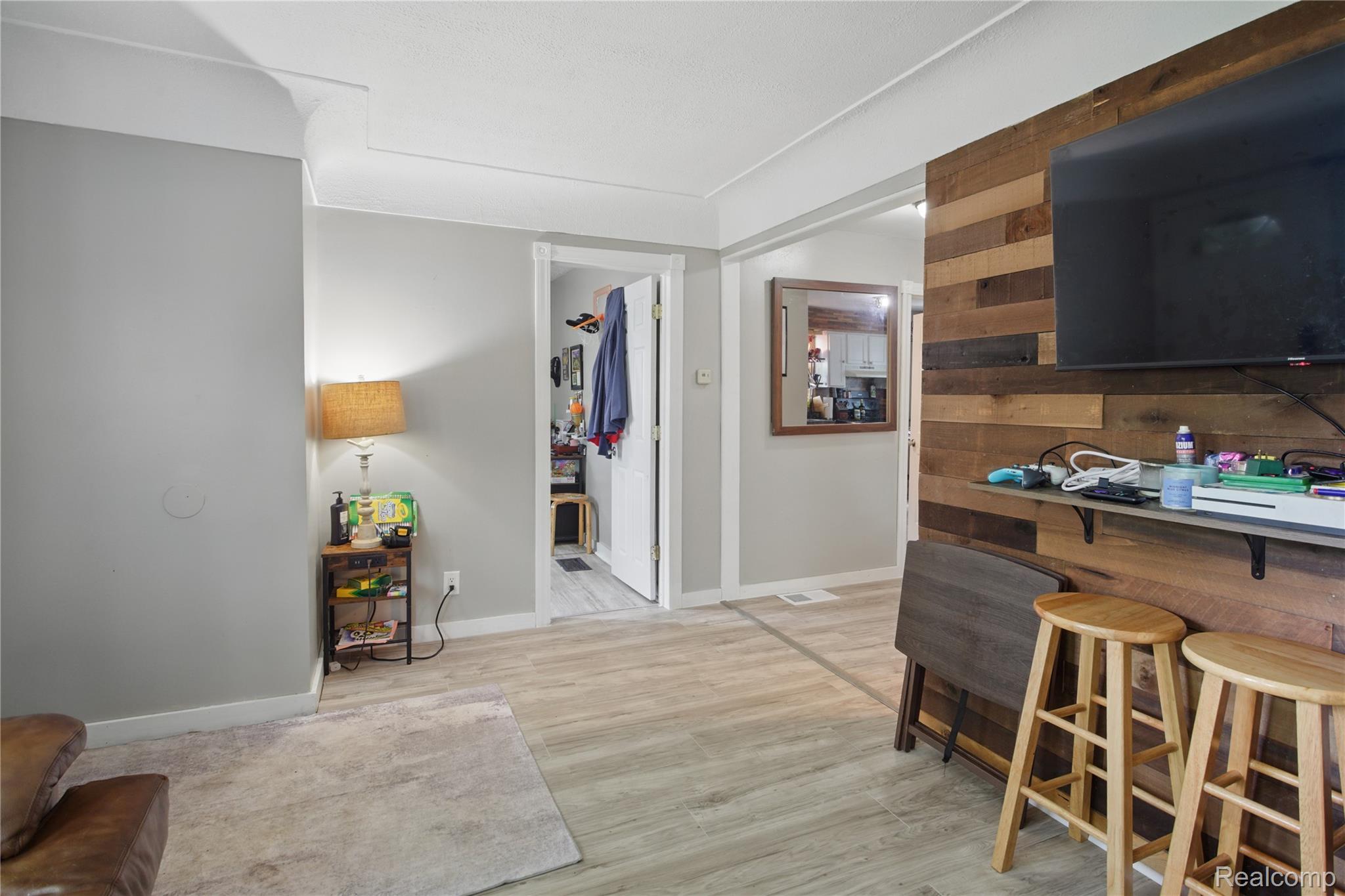 Frenchtown Township, Michigan 48162, United States, 2 Bedrooms Bedrooms, ,1 BathroomBathrooms,Residential,Active,216808