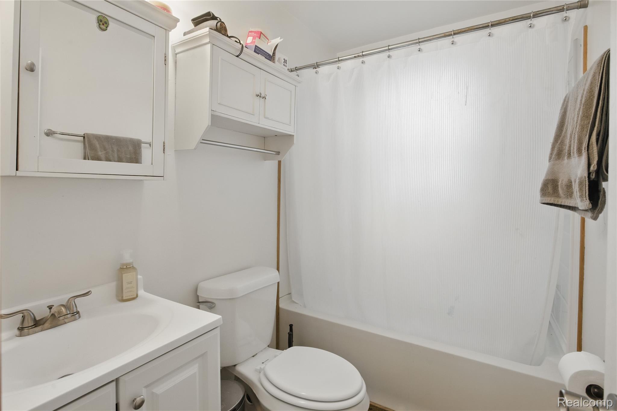 Frenchtown Township, Michigan 48162, United States, 2 Bedrooms Bedrooms, ,1 BathroomBathrooms,Residential,Active,216808