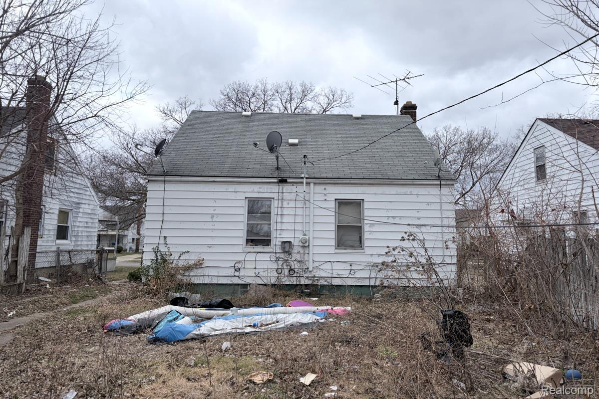 20300 Hickory Street