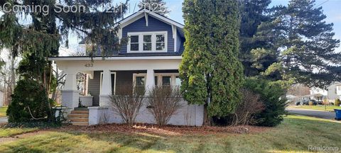 433 N Saginaw Street Holly Village MI 48442