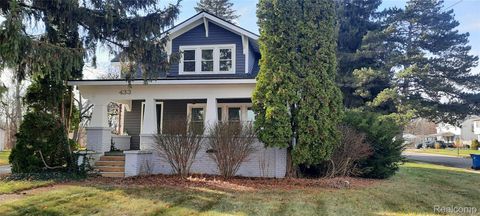 433 N Saginaw Street Holly Village MI 48442